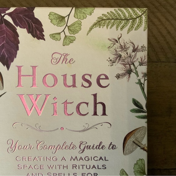 The House Witch by Arin Murphy-Hiscock Hard Cover New Age Witchcraft Book - Picture 7 of 7